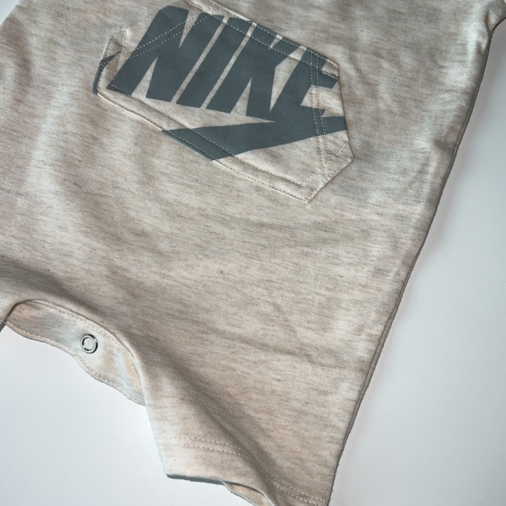 Nike ✔️ - Picture 4 of 9